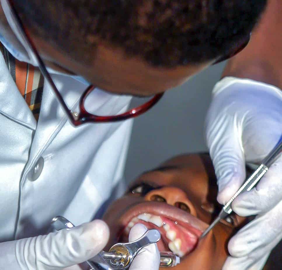 Fast and effective 1-hour teeth whitening service for instant results Archway